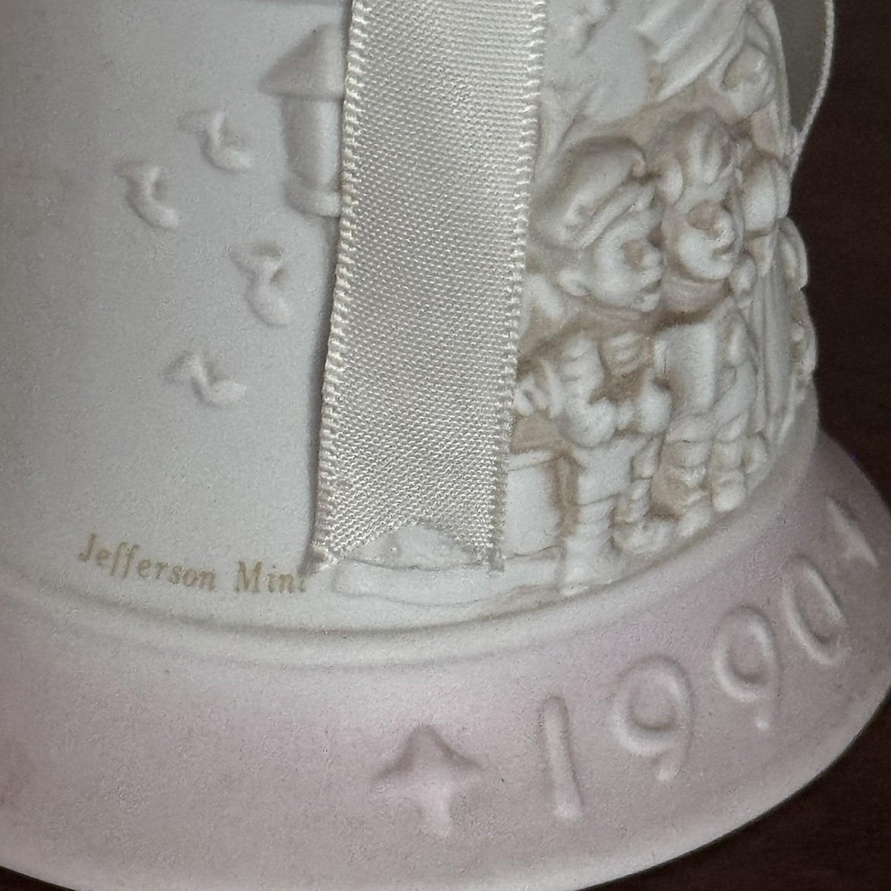 Vtg Jefferson Mint Christmas Bell Limited Edition 1990 Caroler‎ - Picture 5 of 10